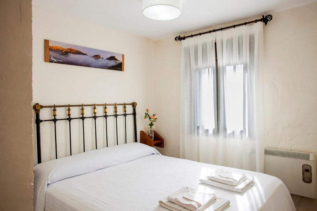 Apartamentos Casa Samper Santa Eulalia de Gallego ห้อง รูปภาพ