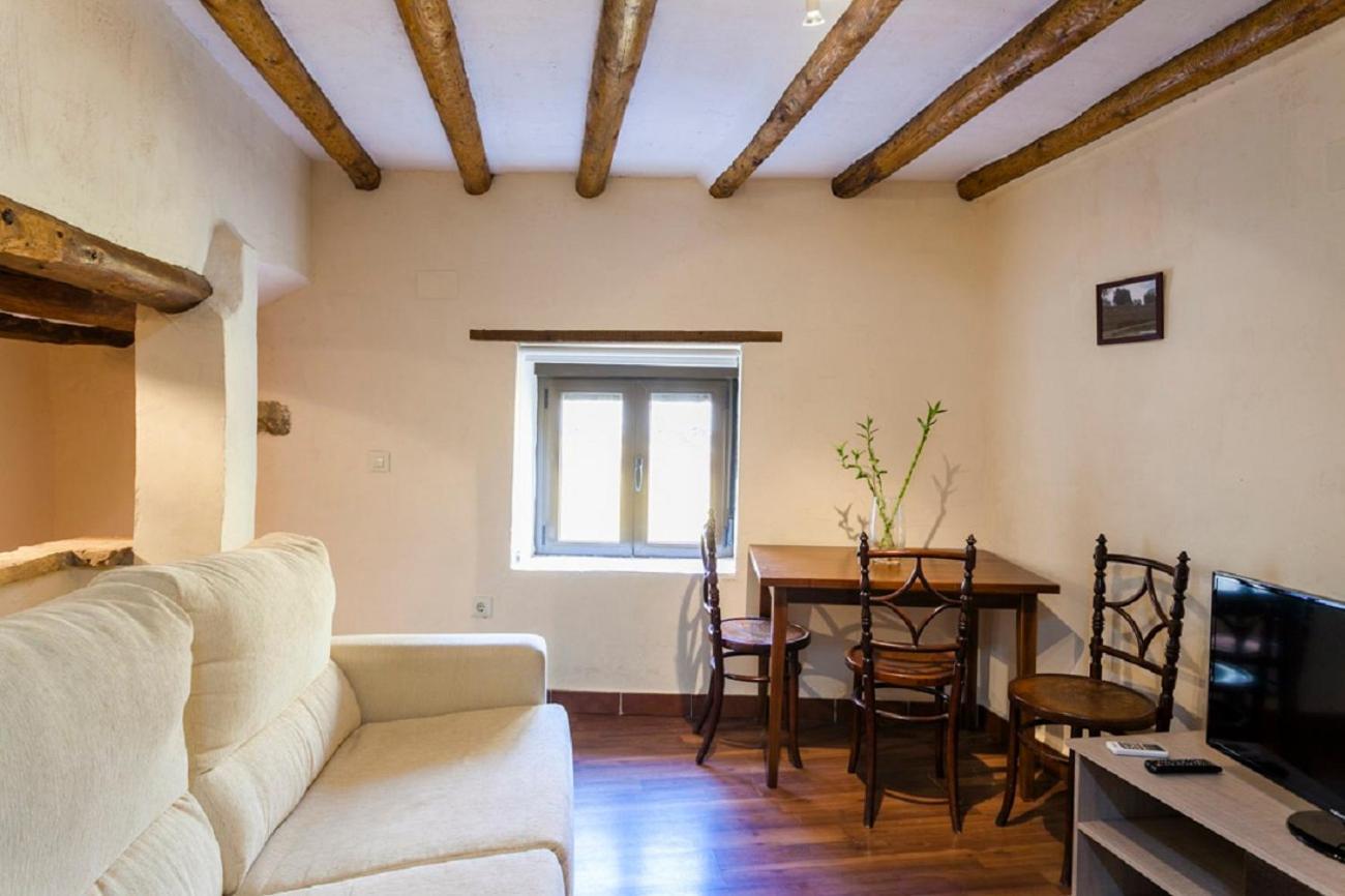 Apartamentos Casa Samper Santa Eulalia de Gallego ห้อง รูปภาพ